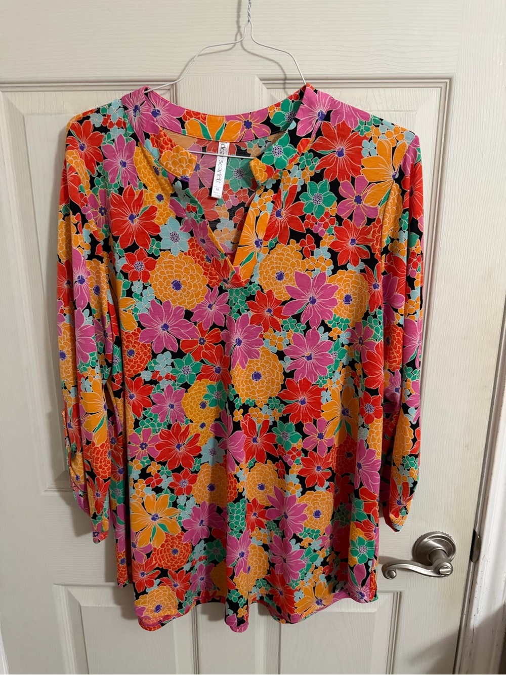 Dear Scarlett Floral Split-Neck Women’s Top - Multicolor